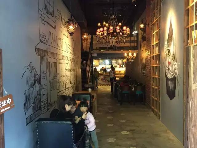 漫猫咖啡师范大学店,上海漫猫咖啡