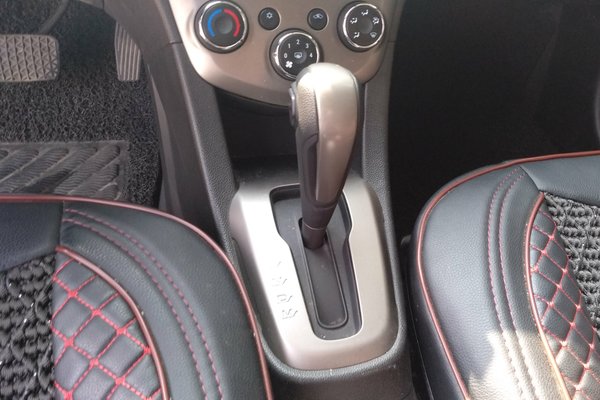 4万元的雪佛兰,14年4万公里雪佛兰爱唯欧二手车