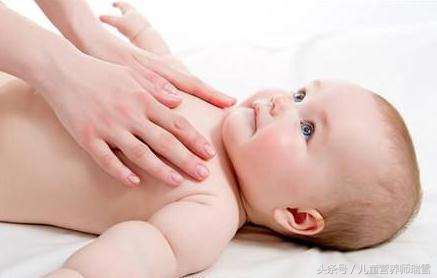 宝宝老是打嗝是吃完没拍嗝吗,宝宝老是打嗝是饿了吗