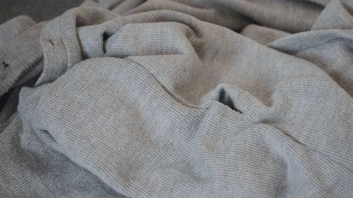 衣服开线怎么补无痕慢动作,衣服开线了的缝补针法慢动作