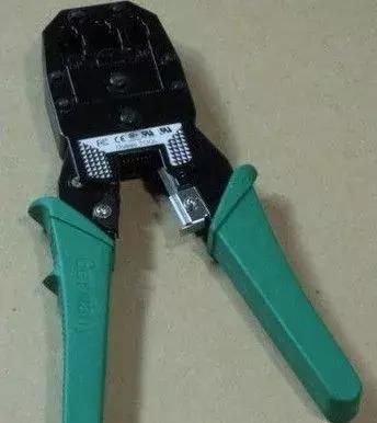 网线插座和水晶头的顺序一样么,一头水晶头一头插座的网线怎么接