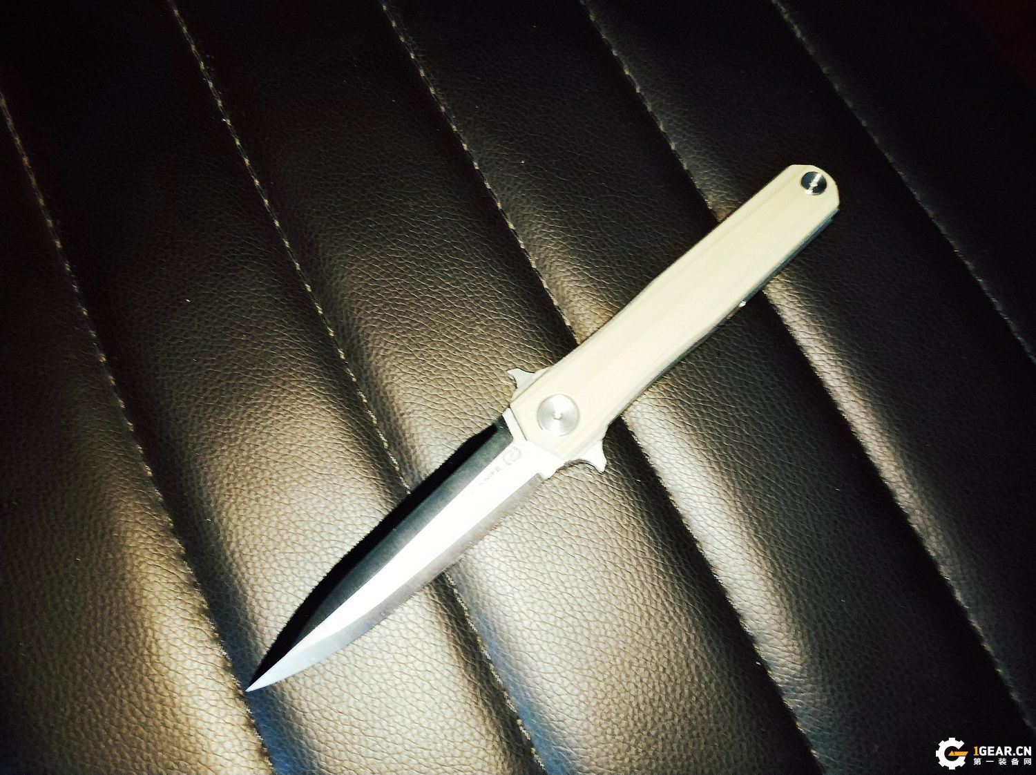 有没有一款双刃刀具，既是*刀折**，又能兼具捅刺和切削的优点呢？