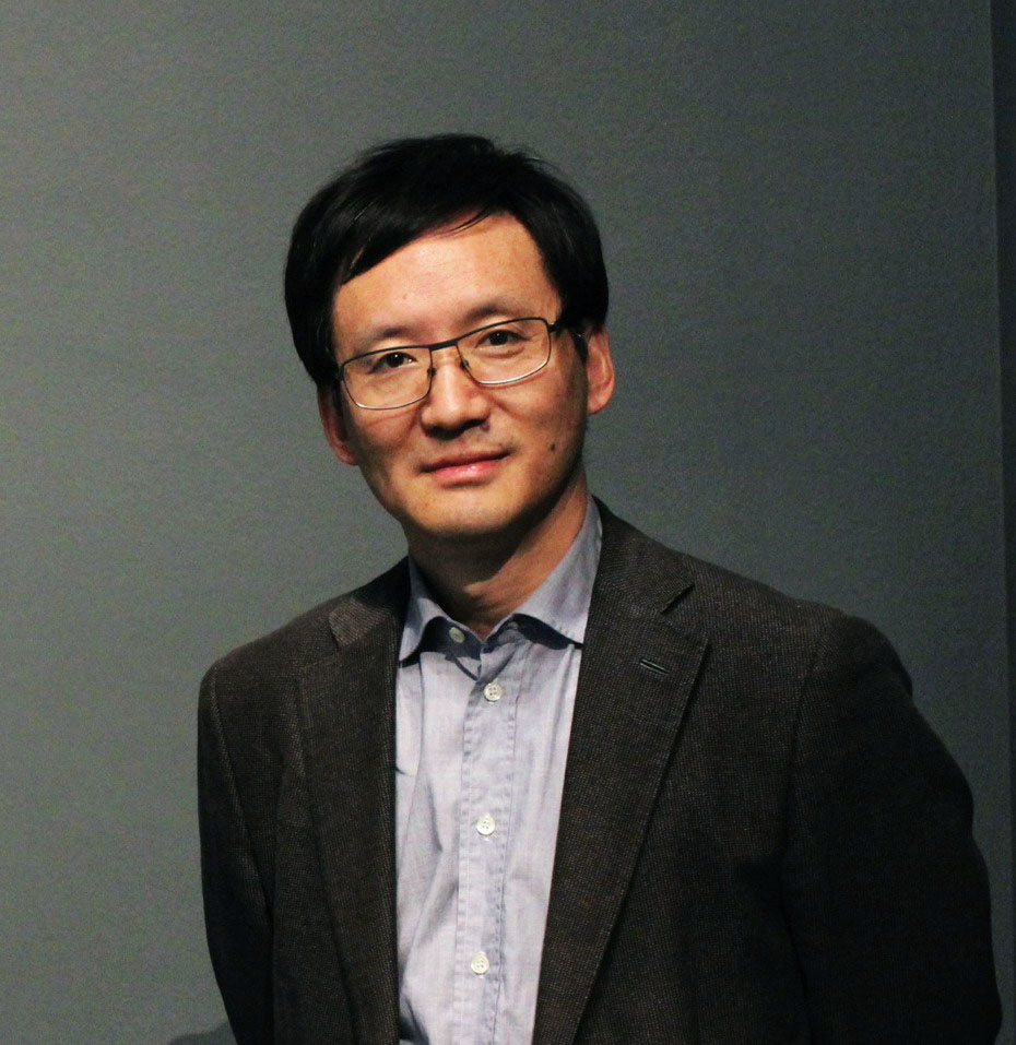 袁亚春：干好大学出版这件实事