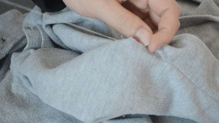 衣服开线怎么补无痕慢动作,衣服开线了的缝补针法慢动作