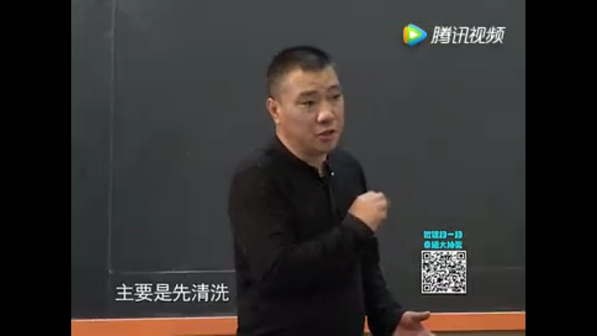 衣服发霉怎么洗掉霉斑汗斑,衣服汗斑霉斑怎么去除