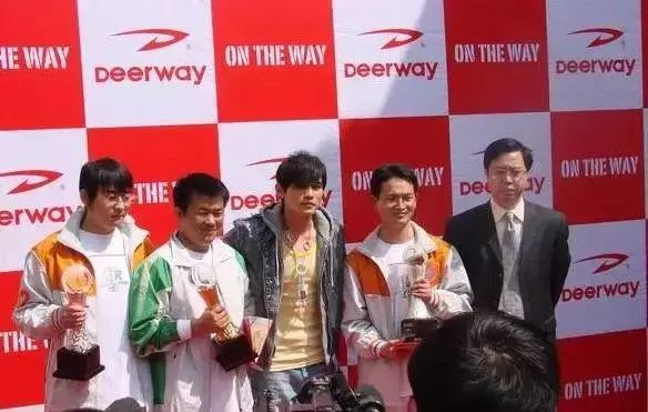 德尔惠allmyway,德尔惠ontheway鞋子