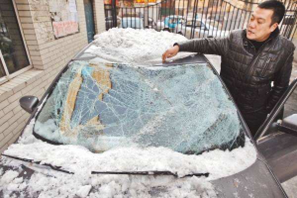 下雪后车上积雪如何快速处理,雪后如何清理车上积雪