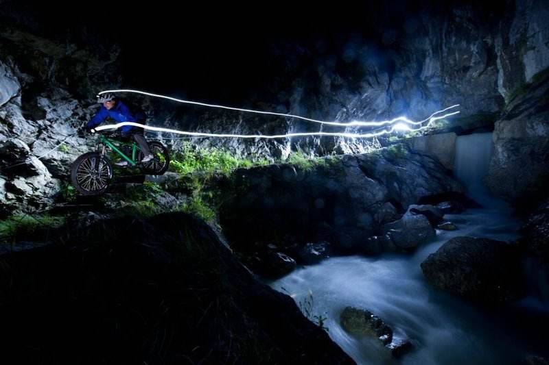 关于骑行手电发热的看法，真的不热就是好手电么？