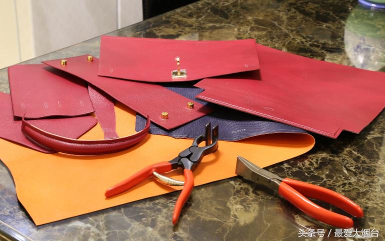 男子给老婆500个爱马仕,男子自制奢侈品送老婆