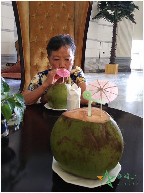 母亲节适合带妈妈去哪里玩海南 (母亲节去哪里吃饭好三亚)