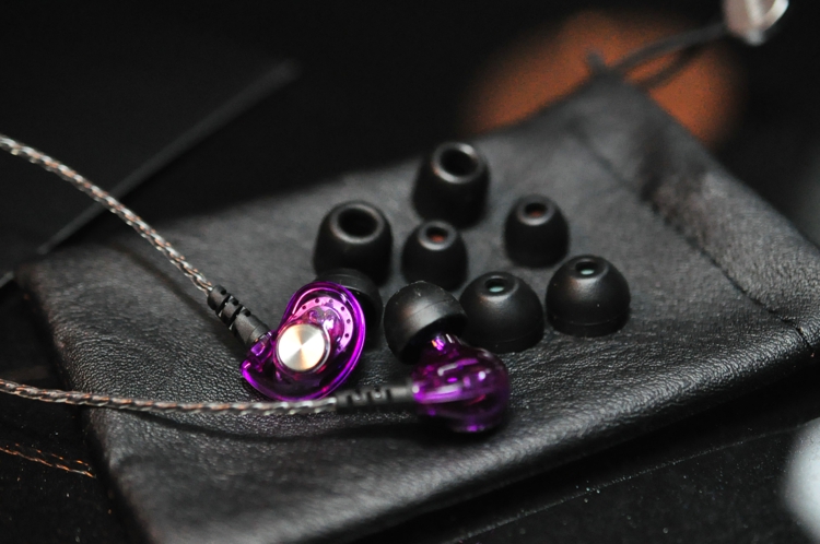 阿思翠发烧级有线耳机开箱,阿思翠比较均衡的耳机