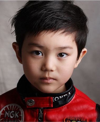 小男孩蘑菇头超帅发型,10至15岁男孩最酷发型不烫锅盖