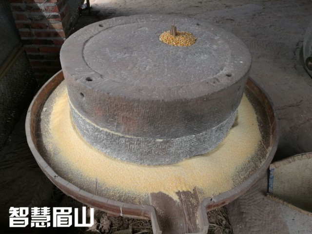 眉山百年古水碾“强悍”依旧，碾出米来“香得很”！