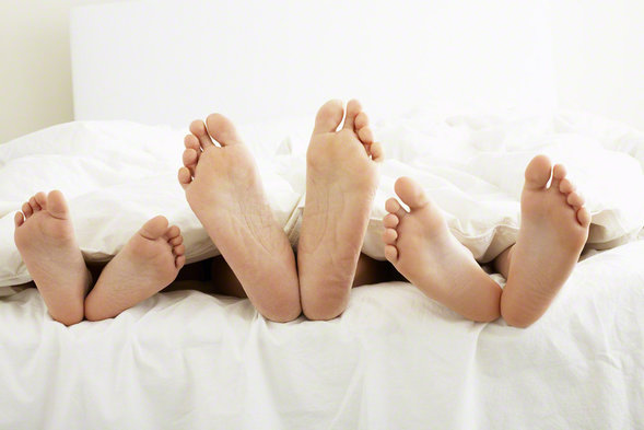 足部按摩的好处与功效,足部穴位按摩教程视频