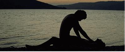 尺度惊人！戛纳竞赛片描写双性恋、直播生孩子