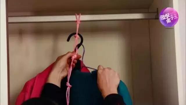 衣服怎么放才能节省衣柜的空间,没衣柜怎么放置衣物