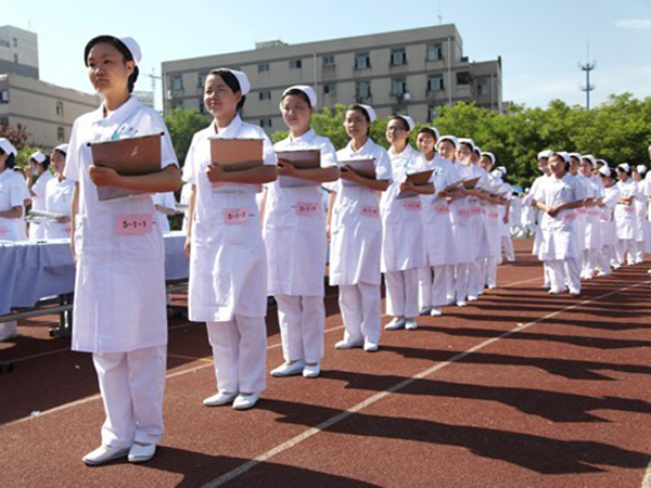 病历夹使用指南,病历夹的正确拿法