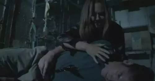 夭寿啊，章鱼上岸进化触手怪凌辱美少女啦！还好有dick警官~