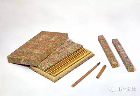 故宫的老玉器值钱吗,故宫的亭台楼榭