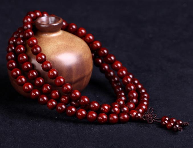 小叶紫檀佛珠大小的讲究,小叶紫檀佩戴讲究