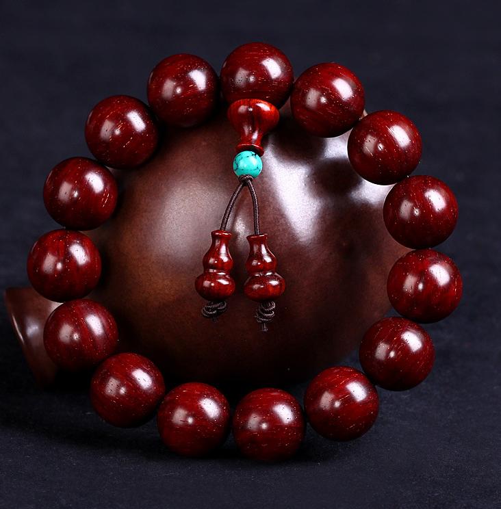 小叶紫檀佛珠大小的讲究,小叶紫檀佩戴讲究