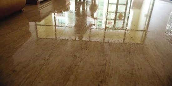 墙砖地砖返潮是怎么回事,地砖墙根返碱怎么办