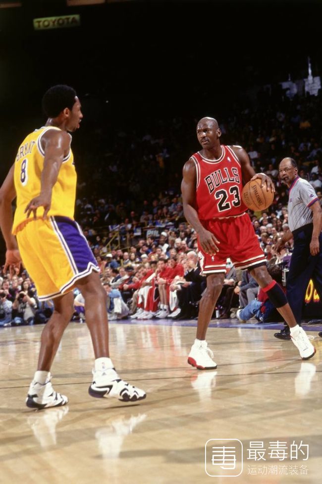 传奇落幕——科比职业生涯赛场球鞋完整回顾