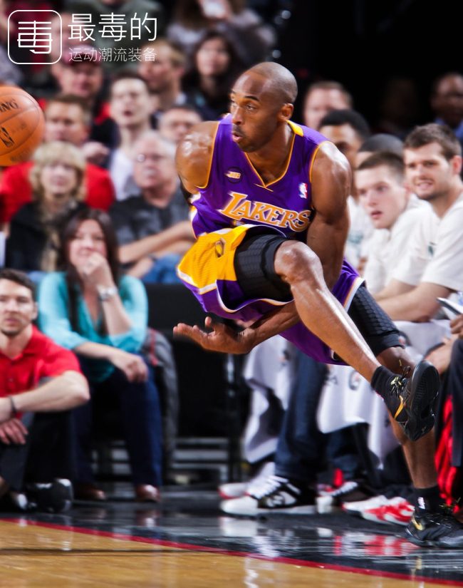 传奇落幕——科比职业生涯赛场球鞋完整回顾