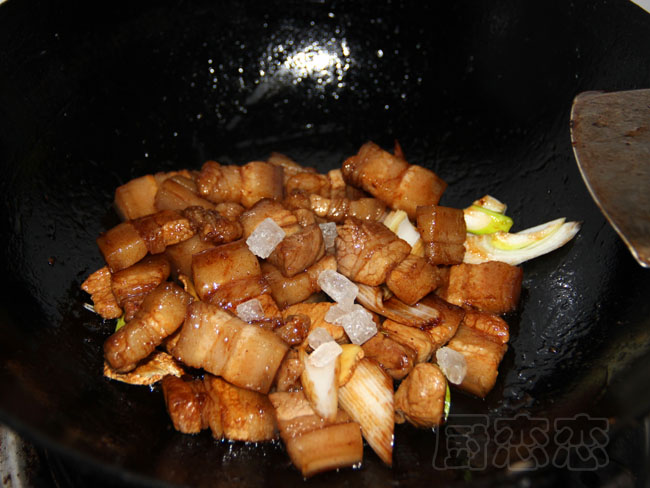 如何让红烧肉软糯不柴,红烧肉怎么烧才能软烂不柴窍门