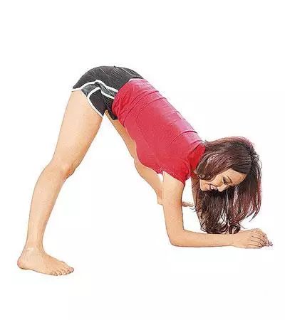 瑜伽拉筋瘦腿视频,睡前拉筋动作瘦腿