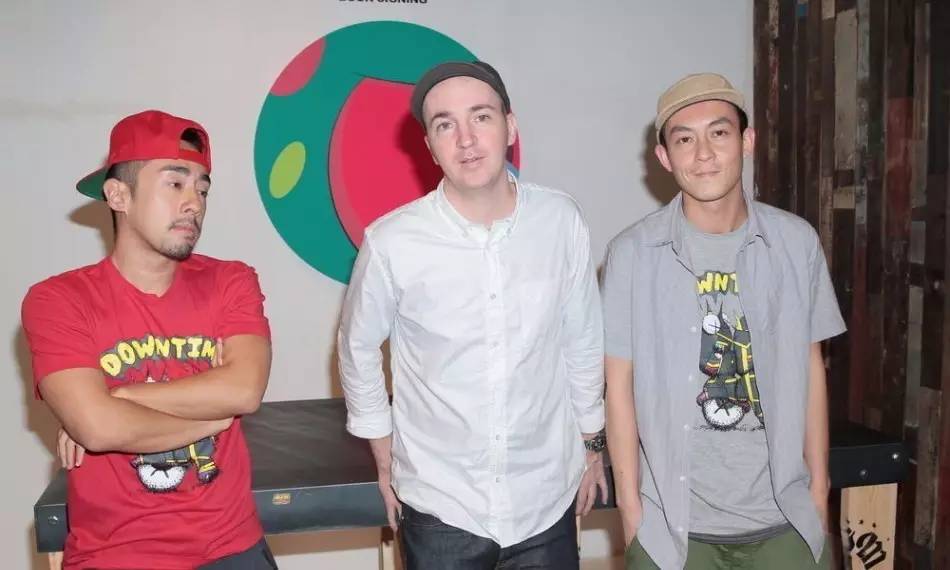 与别人撞衫时该怎么说,和别人撞衫了英语怎么说