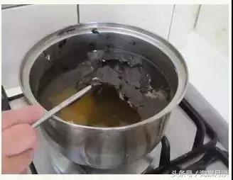 锅具烧焦烧糊了怎么办？简单两步让锅具干净如初！速速围观！