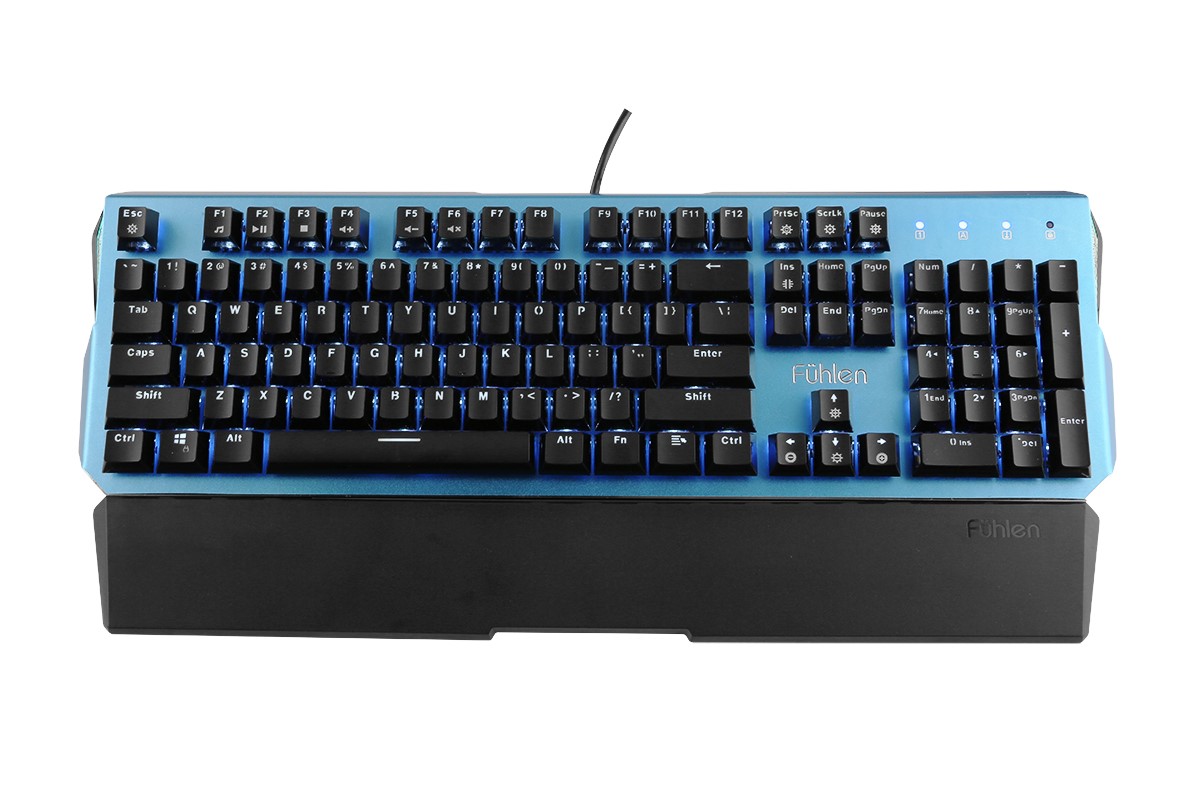 认准配备富勒键鼠的网咖，寒假吃鸡更轻松