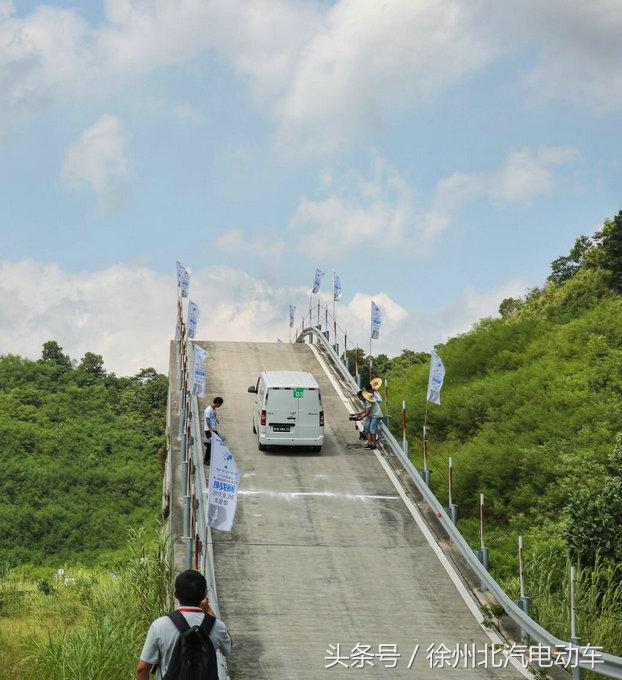 一汽佳宝v80l最新款,一汽佳宝v80l新能源落地价