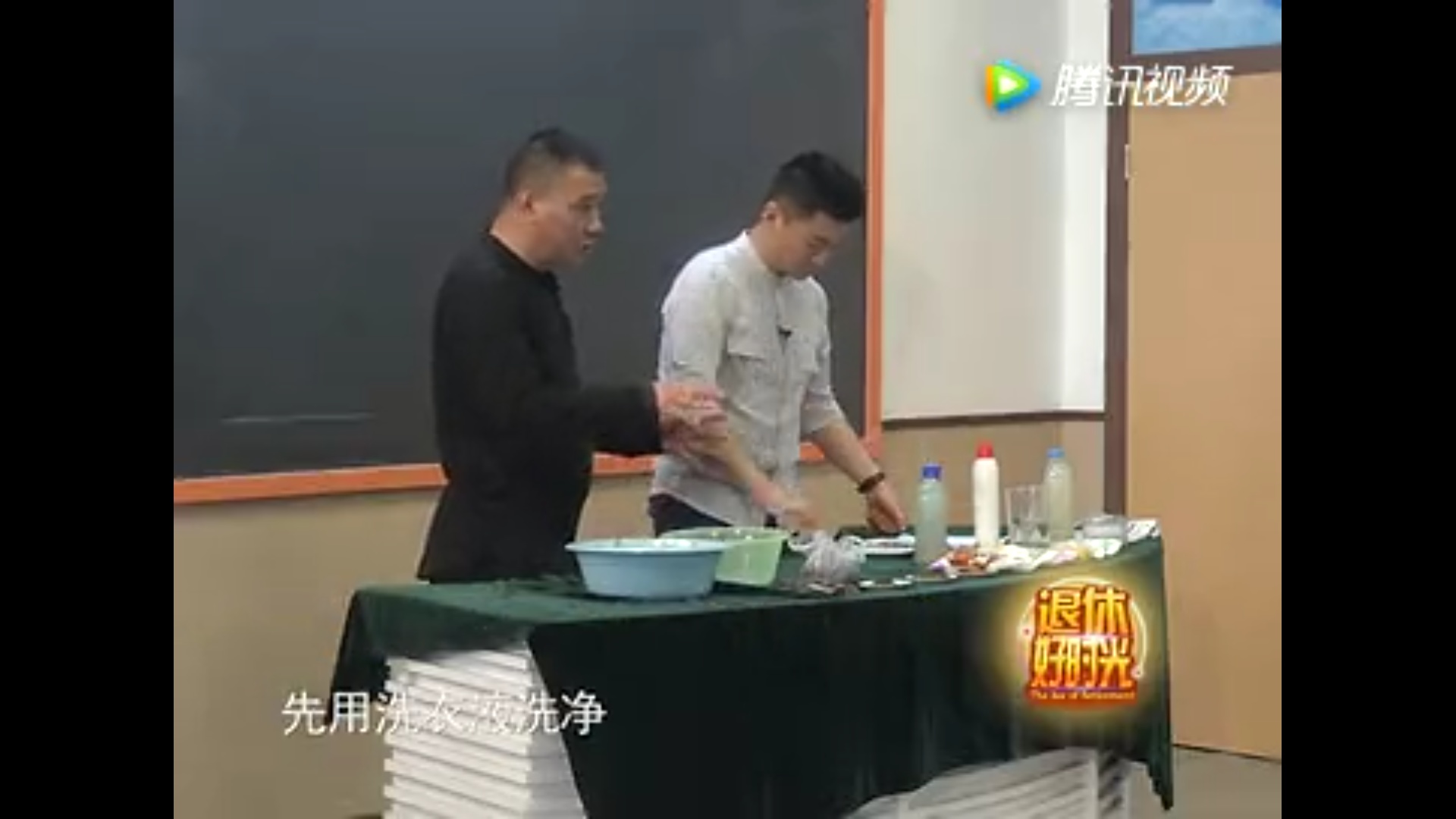 衣服发霉怎么洗掉霉斑汗斑,衣服汗斑霉斑怎么去除