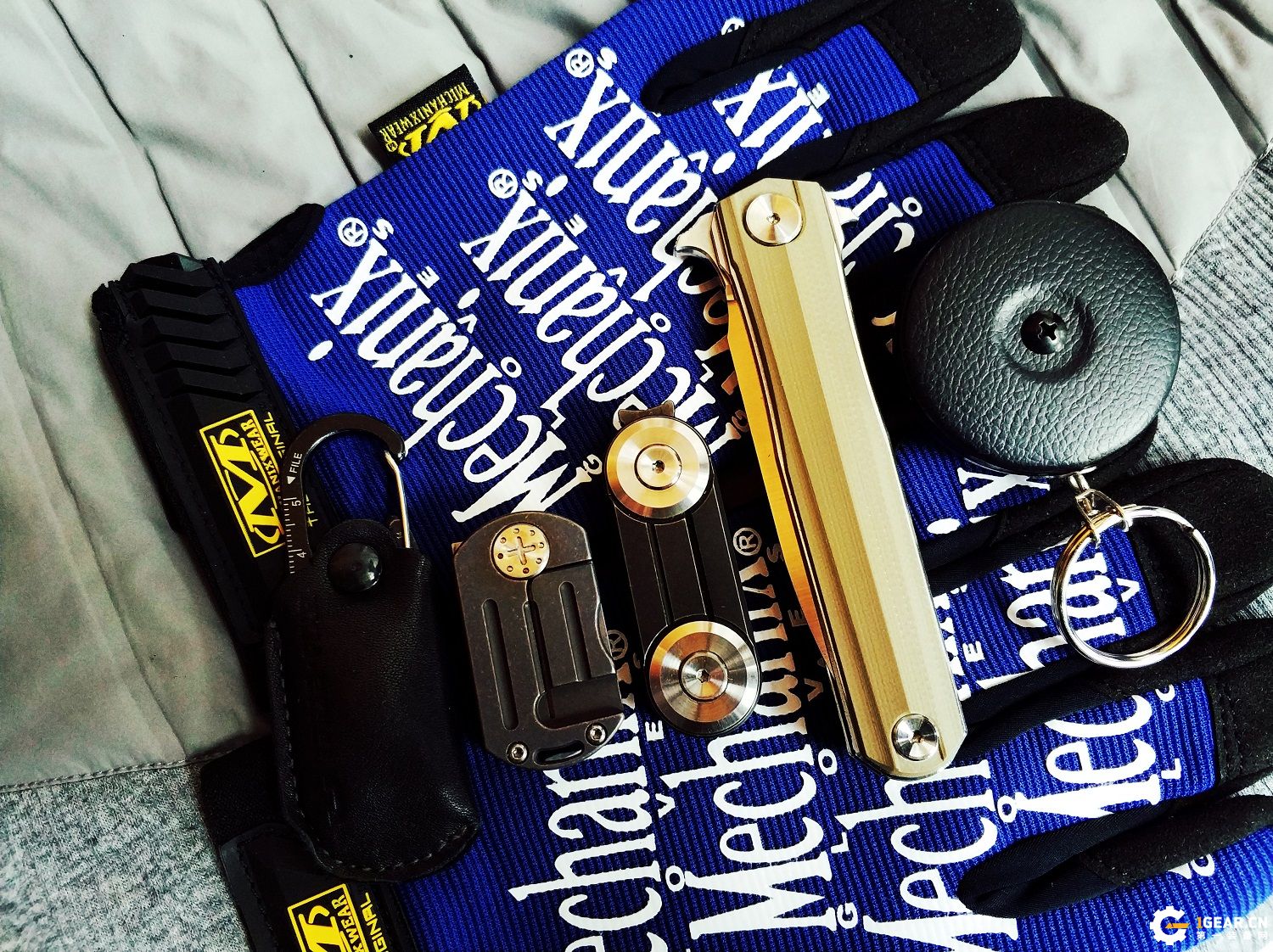 有没有一款双刃刀具，既是*刀折**，又能兼具捅刺和切削的优点呢？