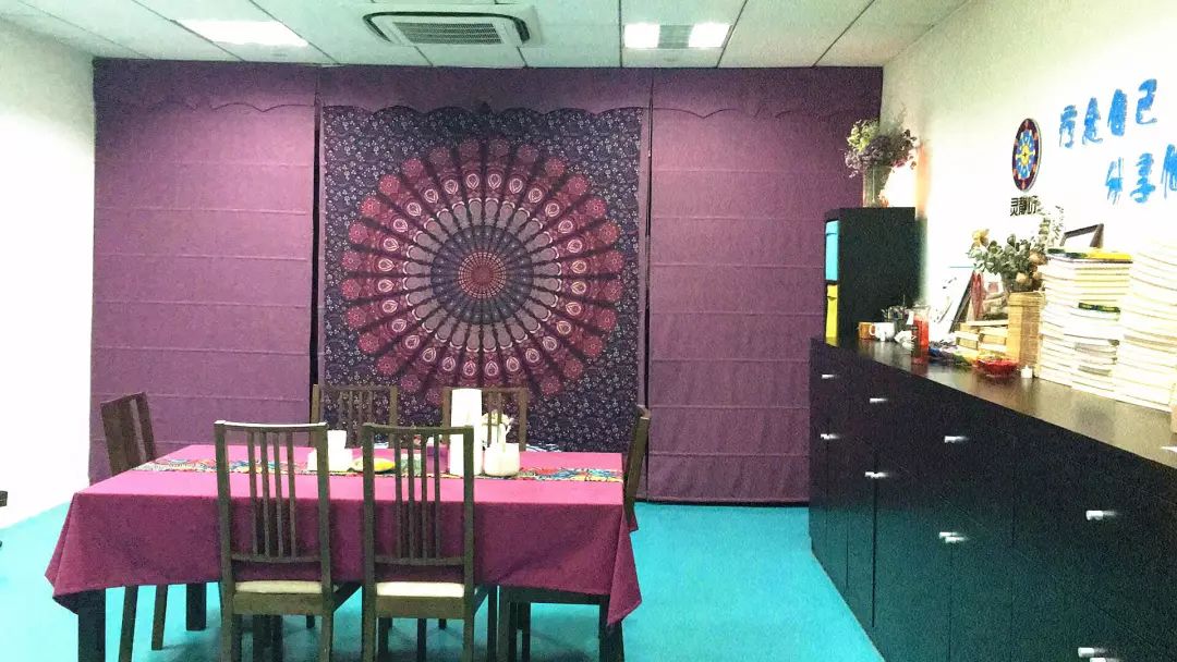 比起旅行青蛙，这位80后美女疗愈师更能治愈人心