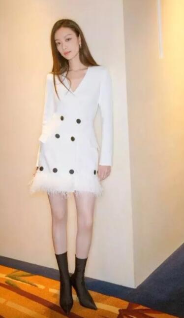 没有晚礼服参加聚会怎么办,年会着装最全攻略年会你穿对了吗