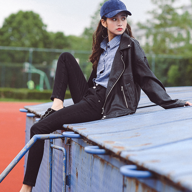 黑色皮衣怎么穿，教你一招，让你百搭不迷路