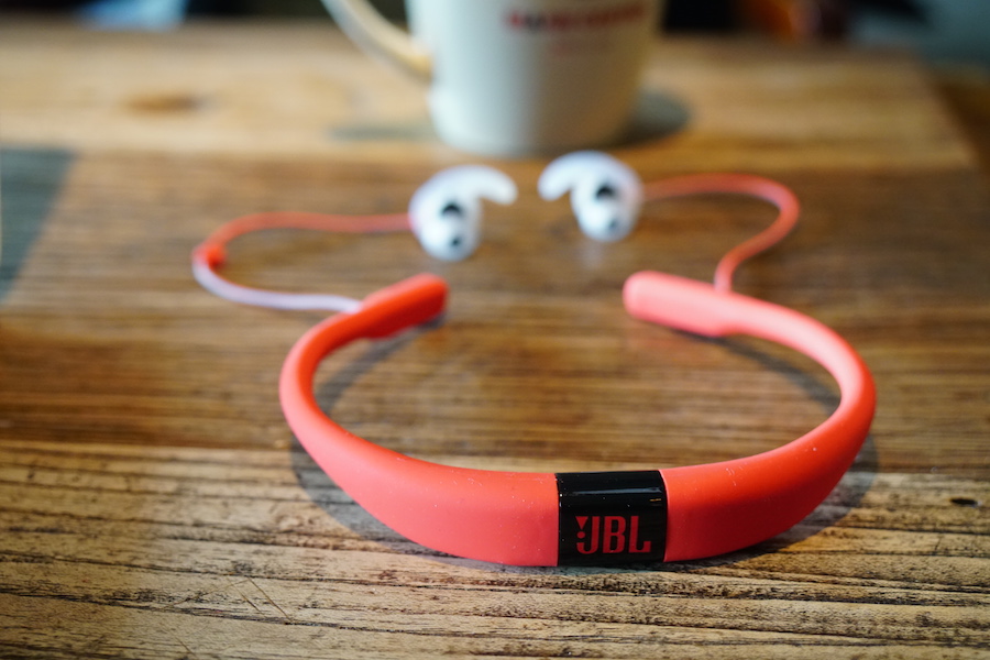 好看又实用的挂脖式蓝牙耳机,当配饰的蓝牙耳机