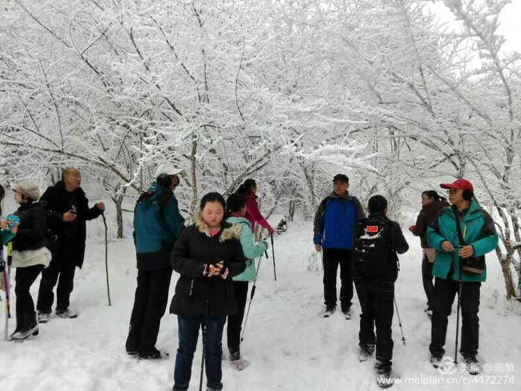天池长白山雪岭,雨天天池山