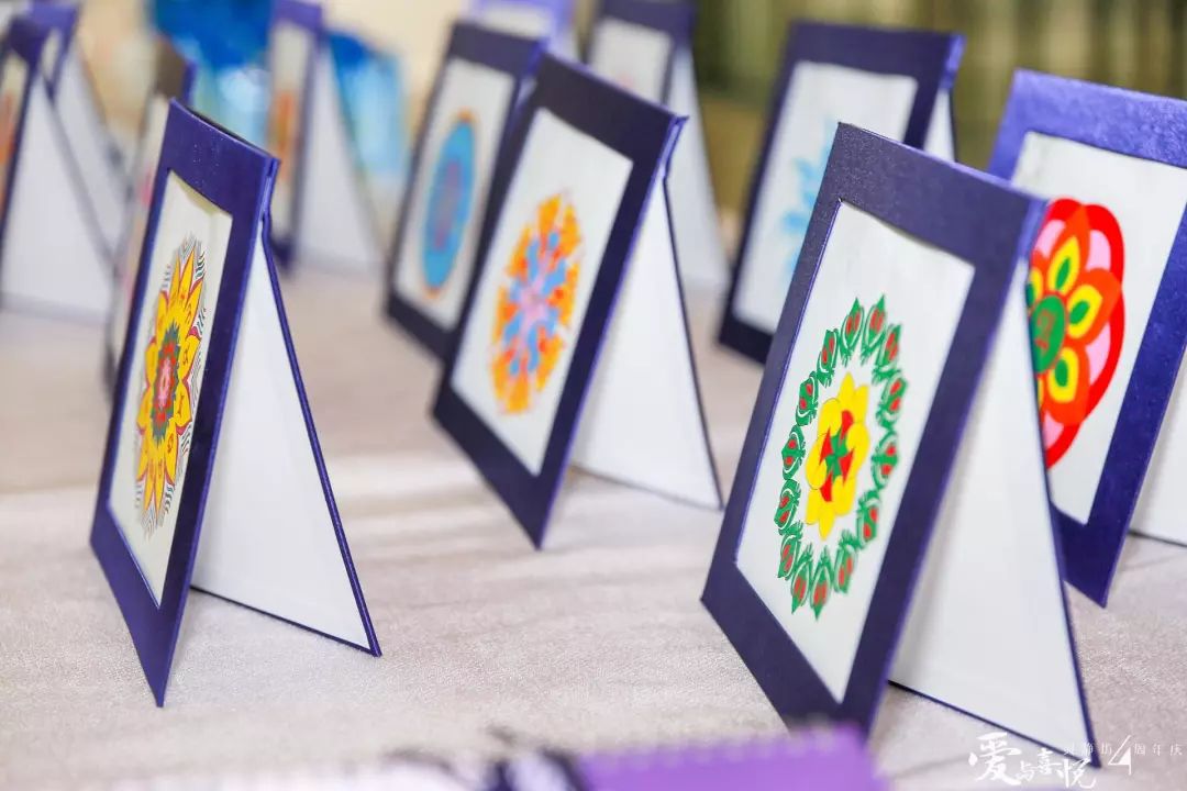 比起旅行青蛙，这位80后美女疗愈师更能治愈人心