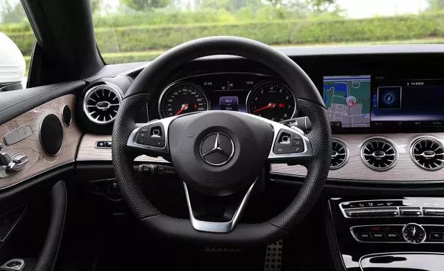 2018款奔驰e200价格多少,2022款奔驰e200值得入手吗