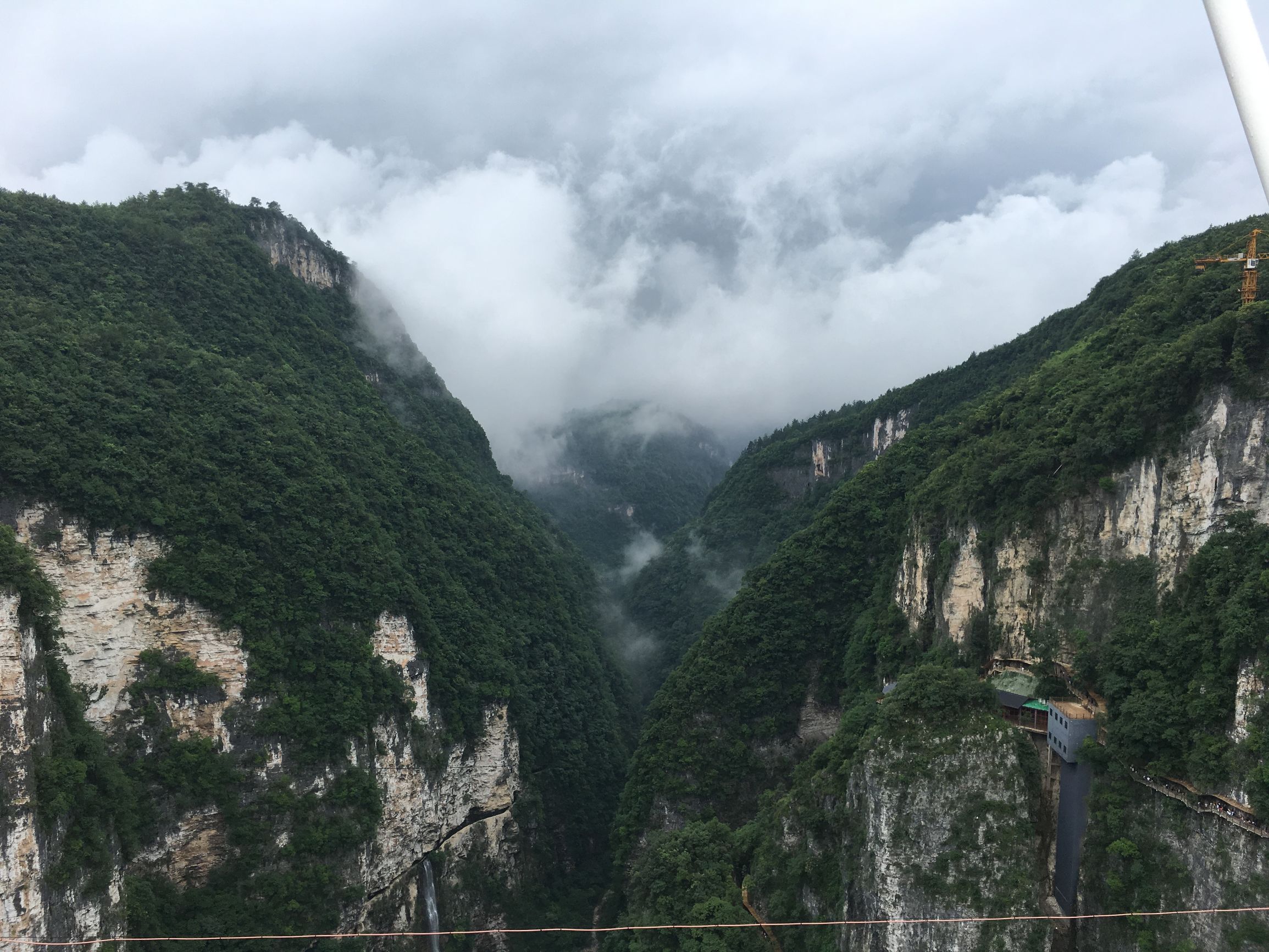 湖南张家界玻璃桥大峡谷,张家界天门山栈道和大峡谷玻璃桥