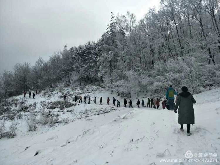 天池长白山雪岭,雨天天池山