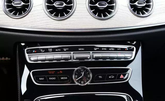 2018款奔驰e200价格多少,2022款奔驰e200值得入手吗