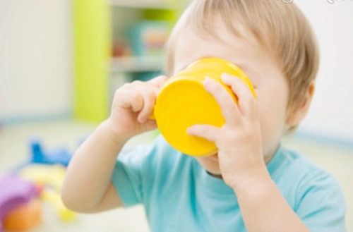 三岁以下的宝宝喝茶有什么危害吗,3岁宝宝可以喝茶吗