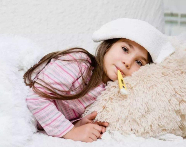 什么原因会引起发烧感冒,发烧感冒是怎么引起的