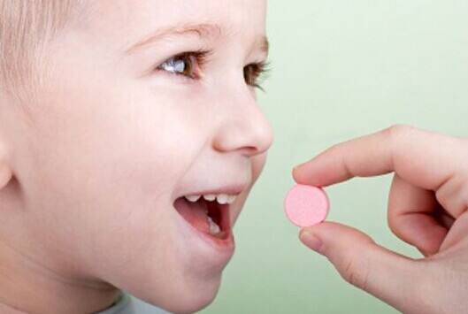 生病要去医院不要迷信偏方,吃民间偏方让宝宝患病