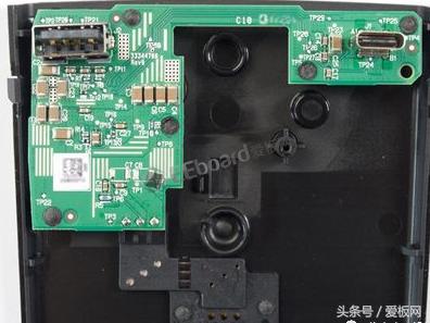 奔驰e级220v车载电源拆卸,奔驰e级2024款充电模块